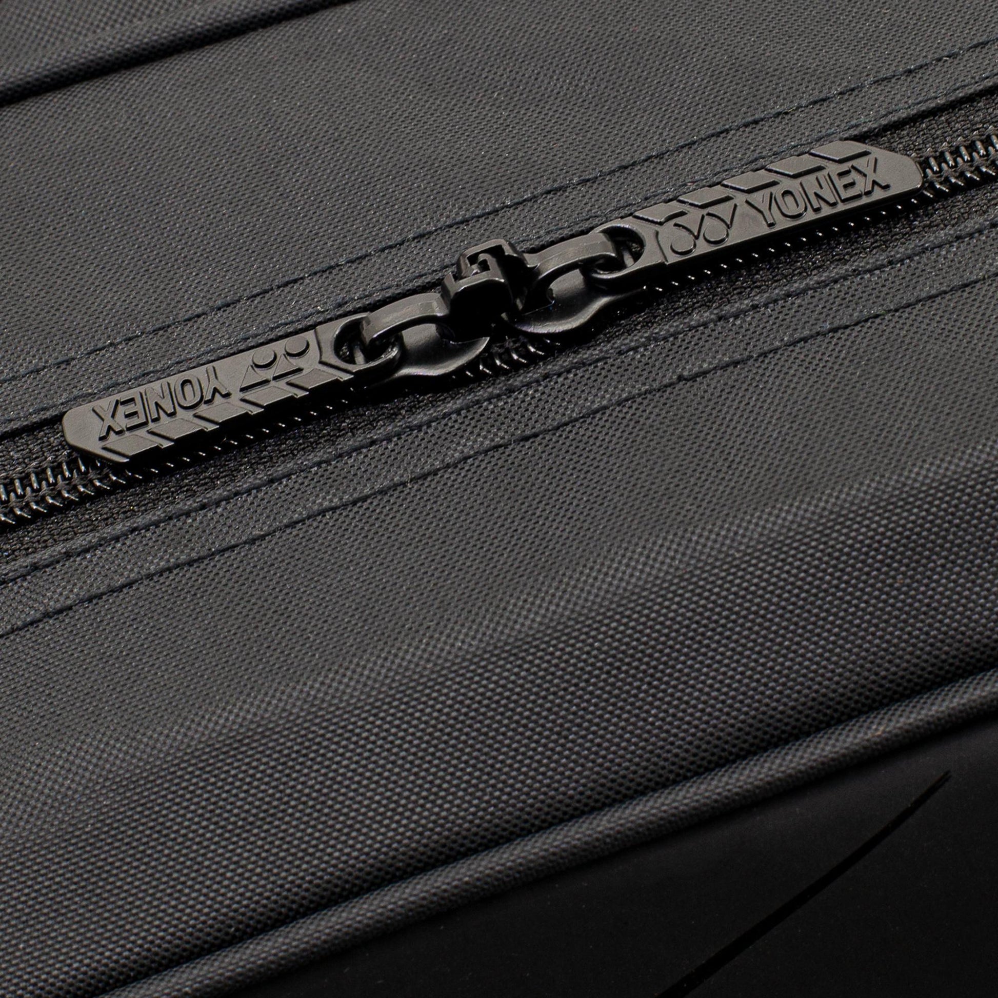 BLACK / SILVER